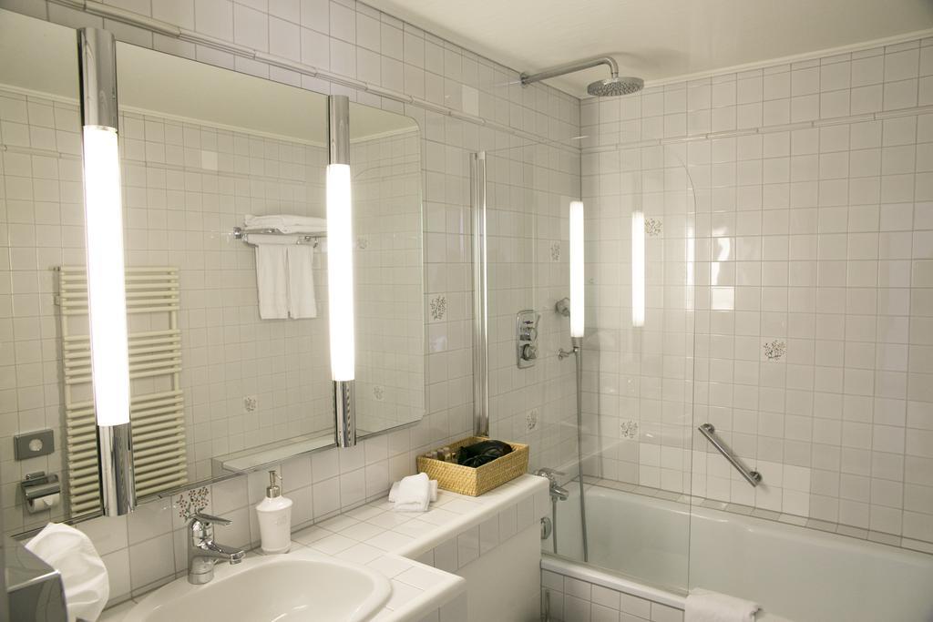Hirschen Am Hotel 3*
